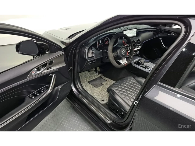 Kia Stinger GT AWD - автомобили, коли, обяви за нови и употребявани 8