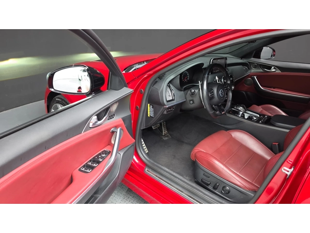 Kia Stinger 3.3 Turbo AWD - автомобили, коли, обяви за нови и употребявани 9