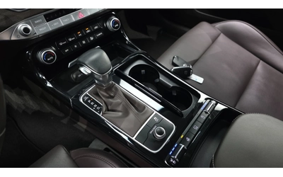 Kia Stinger 2.0 Turbo AWD - автомобили, коли, обяви за нови и употребявани 8
