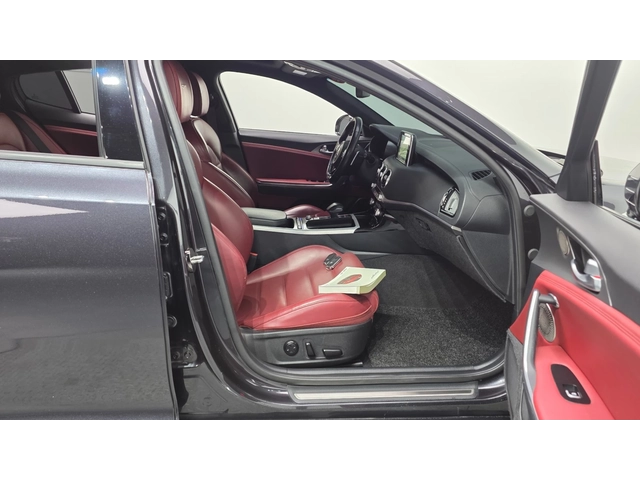 Kia Stinger 3.3 Turbo 2WD GT | HUD | 360  камера | Панорама | - автомобили, коли, обяви за нови и употребявани 9