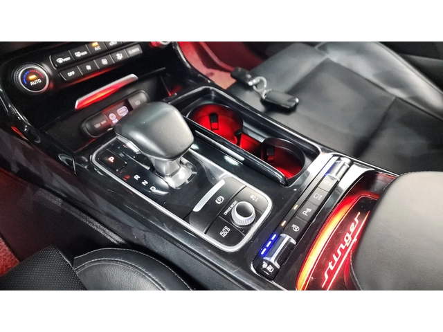 Kia Stinger 3.3 Turbo AWD Masters - автомобили, коли, обяви за нови и употребявани 8