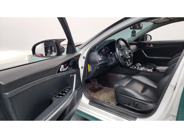 Kia Stinger 3.3 Turbo AWD Masters - автомобили, коли, обяви за нови и употребявани 9