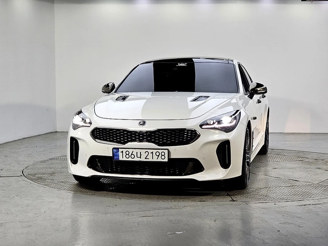 Kia Stinger 3.3 Turbo AWD GT - автомобили, коли, обяви за нови и употребявани 1
