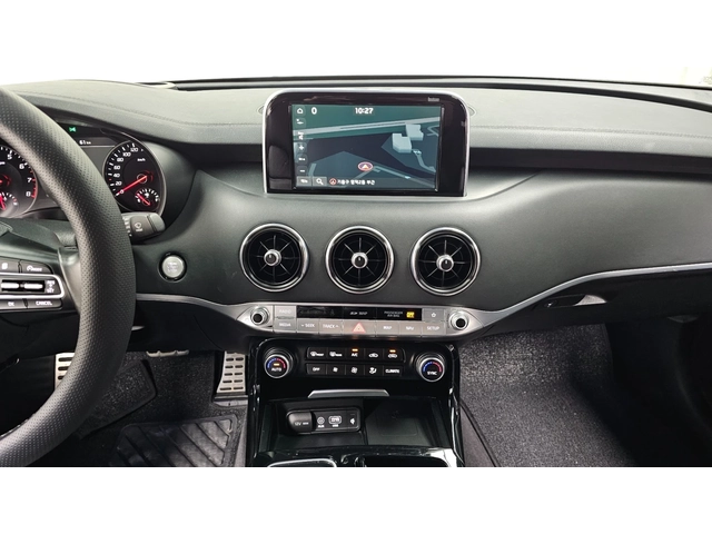 Kia Stinger 2.0 Turbo AWD Platinum (Model 2018) - автомобили, коли, обяви за нови и употребявани 11