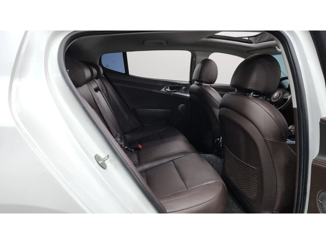 Kia Stinger 2.2 CRDi AWD Dream Edition - автомобили, коли, обяви за нови и употребявани 11