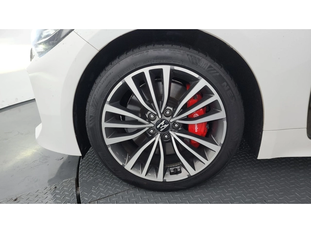 Kia Stinger 2.2 CRDi AWD Dream Edition - автомобили, коли, обяви за нови и употребявани 4