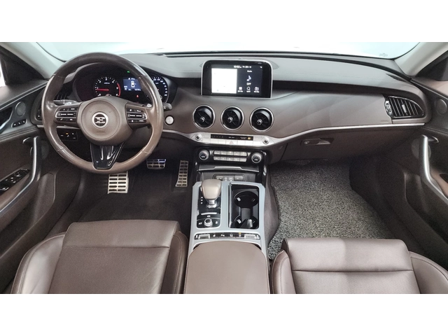 Kia Stinger 2.2 CRDi AWD Dream Edition - автомобили, коли, обяви за нови и употребявани 6