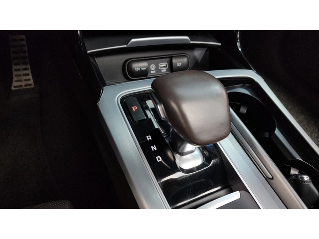 Kia Stinger 2.2 CRDi AWD Dream Edition - автомобили, коли, обяви за нови и употребявани 8