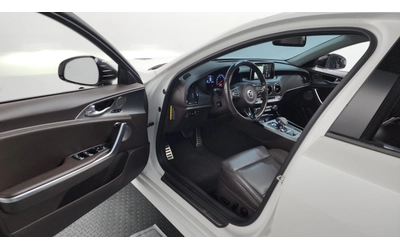 Kia Stinger 2.2 CRDi AWD Dream Edition - автомобили, коли, обяви за нови и употребявани 9