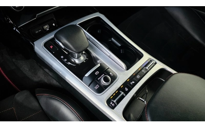 Kia Stinger 3.3 GT AWD Acro Edition - автомобили, коли, обяви за нови и употребявани 8