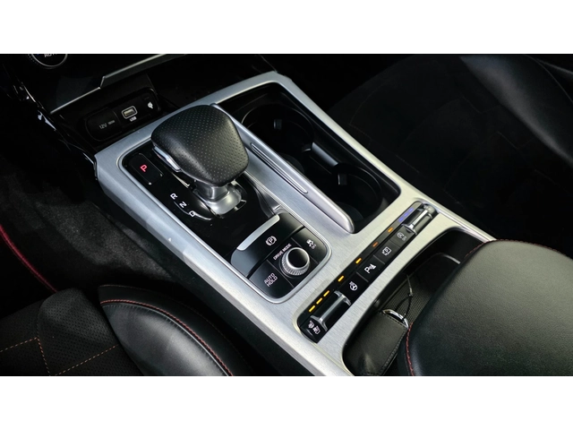 Kia Stinger 3.3 GT AWD Acro Edition - автомобили, коли, обяви за нови и употребявани 8
