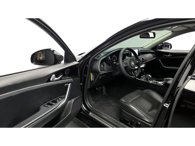 Kia Stinger 2.2 CRDi AWD Platinum | HUD | AWD - автомобили, коли, обяви за нови и употребявани 9