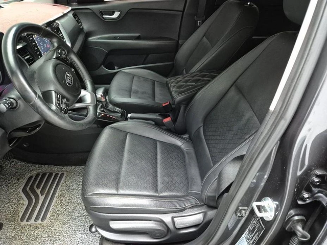 Kia Stonic Diesel 1.6 Trendy * НАЙ-ДОБРА ЦЕНА В БЪЛГАРИЯ* - автомобили, коли, обяви за нови и употребявани 9