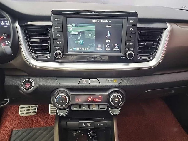 Kia Stonic Diesel 1.6 Prestige * НАЙ-ДОБРА ЦЕНА В БЪЛГАРИЯ* - автомобили, коли, обяви за нови и употребявани 9