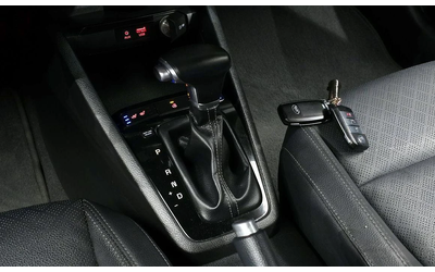 Kia Stonic Diesel 1.6 Trendy * НАЙ-ДОБРА ЦЕНА В БЪЛГАРИЯ* - автомобили, коли, обяви за нови и употребявани 8