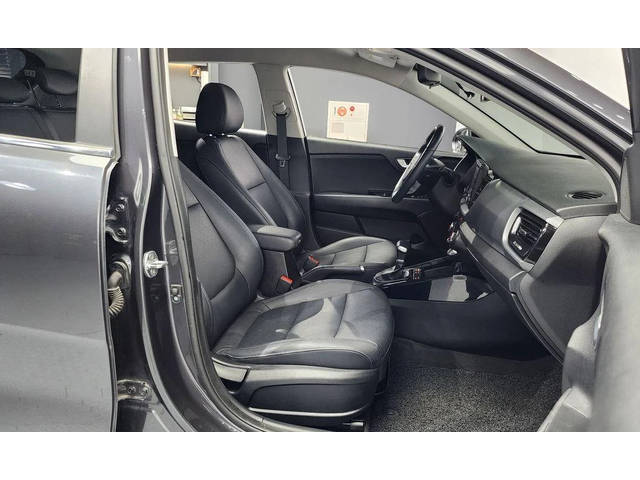 Kia Stonic Diesel 1.6 Prestige * НАЙ-ДОБРА ЦЕНА В БЪЛГАРИЯ* - автомобили, коли, обяви за нови и употребявани 10