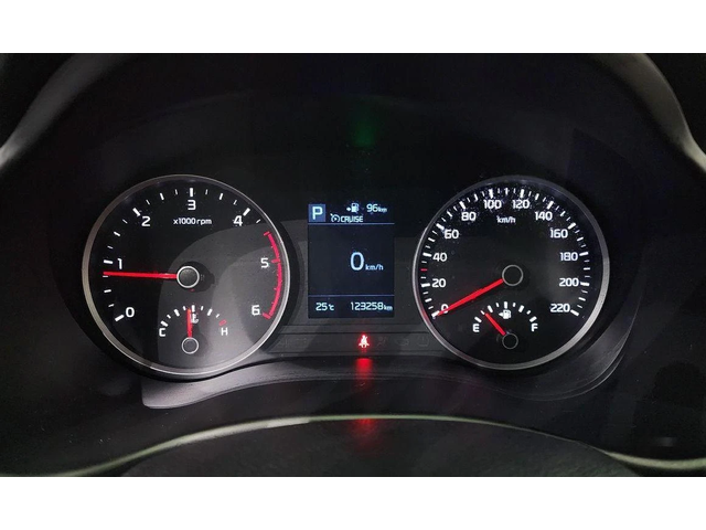 Kia Stonic Diesel 1.6 Prestige * НАЙ-ДОБРА ЦЕНА В БЪЛГАРИЯ* - автомобили, коли, обяви за нови и употребявани 7