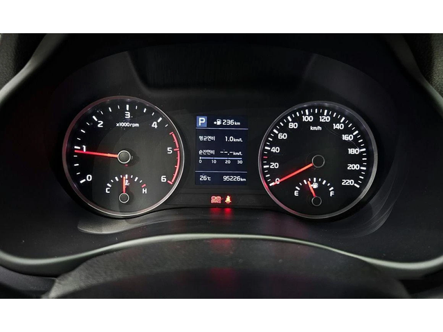 Kia Stonic Diesel 1.6 Prestige * НАЙ-ДОБРА ЦЕНА В БЪЛГАРИЯ* - автомобили, коли, обяви за нови и употребявани 7