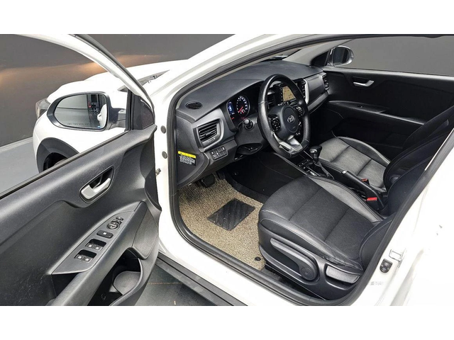 Kia Stonic Diesel 1.6 Trendy * НАЙ-ДОБРА ЦЕНА В БЪЛГАРИЯ* - автомобили, коли, обяви за нови и употребявани 11