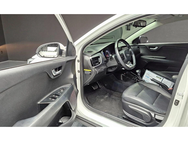 Kia Stonic Diesel 1.6 Prestige * НАЙ-ДОБРА ЦЕНА В БЪЛГАРИЯ* - автомобили, коли, обяви за нови и употребявани 10