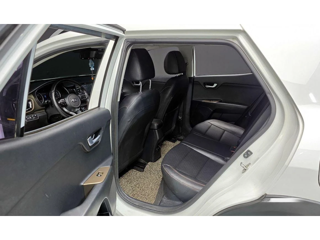 Kia Stonic Diesel 1.6 Prestige * НАЙ-ДОБРА ЦЕНА В БЪЛГАРИЯ* - автомобили, коли, обяви за нови и употребявани 10