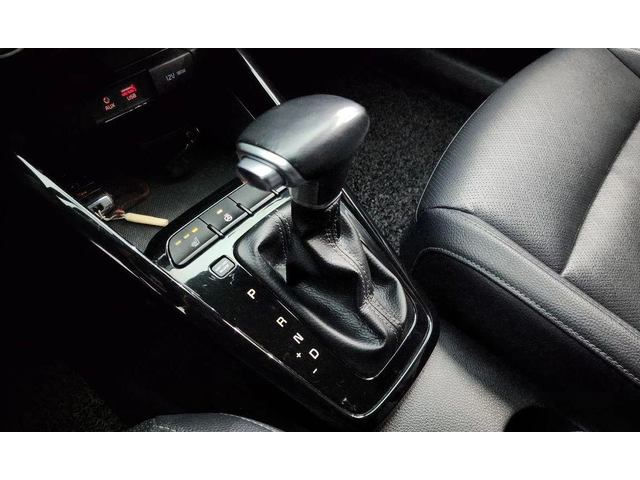 Kia Stonic Diesel 1.6 Prestige * НАЙ-ДОБРА ЦЕНА В БЪЛГАРИЯ* - автомобили, коли, обяви за нови и употребявани 8