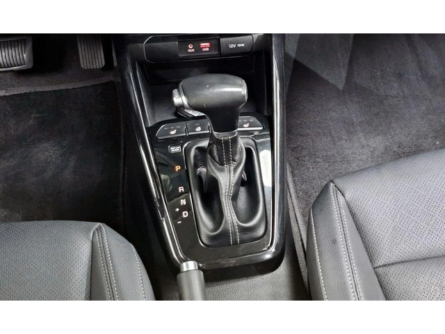 Kia Stonic Diesel 1.6 Trendy * НАЙ-ДОБРА ЦЕНА В БЪЛГАРИЯ* - автомобили, коли, обяви за нови и употребявани 8