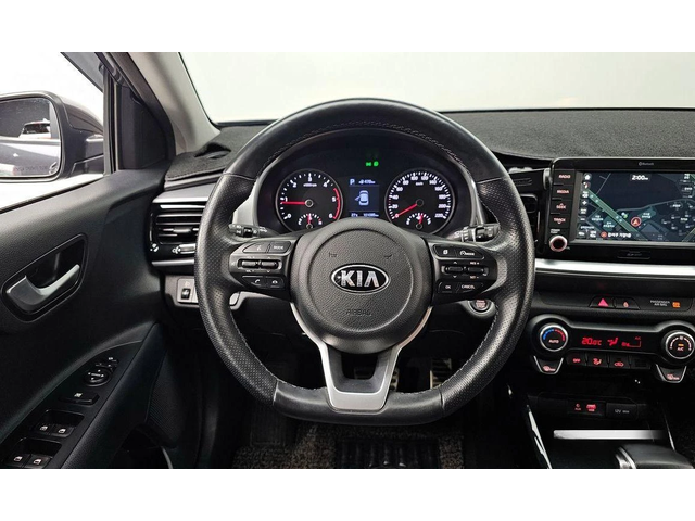 Kia Stonic Diesel 1.6 Prestige * НАЙ-ДОБРА ЦЕНА В БЪЛГАРИЯ* - автомобили, коли, обяви за нови и употребявани 12