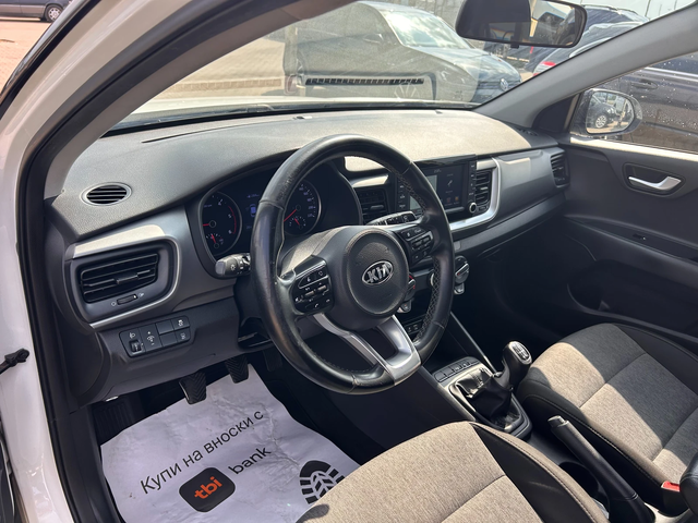 Kia Stonic 1.6CRDI NAVI/KAMERA EURO 6 - автомобили, коли, обяви за нови и употребявани 11