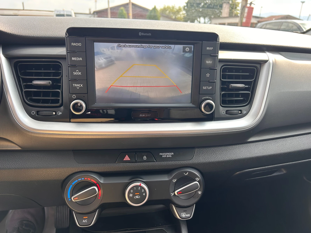 Kia Stonic 1.6CRDI NAVI/KAMERA EURO 6 - автомобили, коли, обяви за нови и употребявани 14