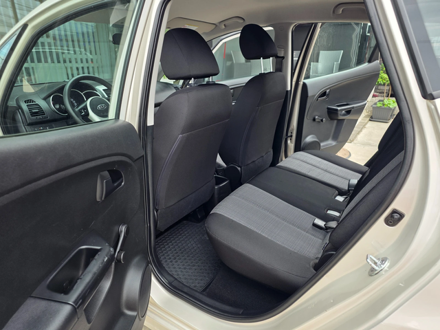 Kia Venga 1.4I-90к.с EURO 5b КЛИМАТИК-ШВЕЙЦАРИЯ - автомобили, коли, обяви за нови и употребявани 12