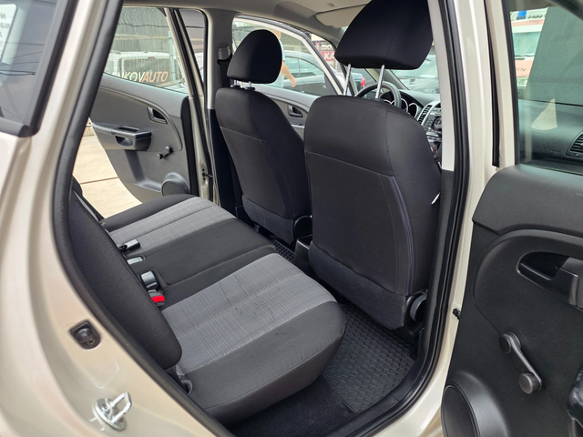 Kia Venga 1.4I-90к.с EURO 5b КЛИМАТИК-ШВЕЙЦАРИЯ - автомобили, коли, обяви за нови и употребявани 13