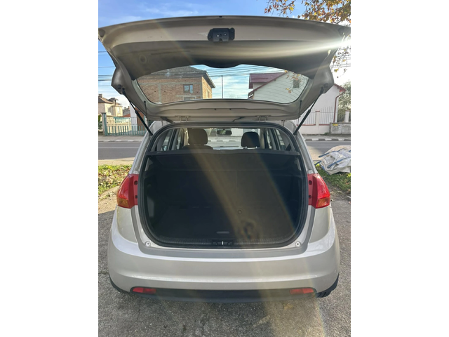 Kia Venga - автомобили, коли, обяви за нови и употребявани 11