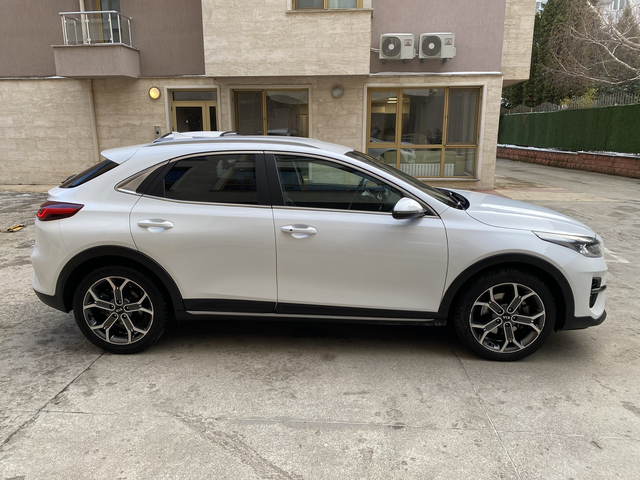 Kia XCeed 1.6 CRDI/ MHEV / Design / DCT7 - автомобили, коли, обяви за нови и употребявани 3