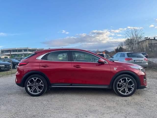 Kia XCeed 1.5 - автомобили, коли, обяви за нови и употребявани 3