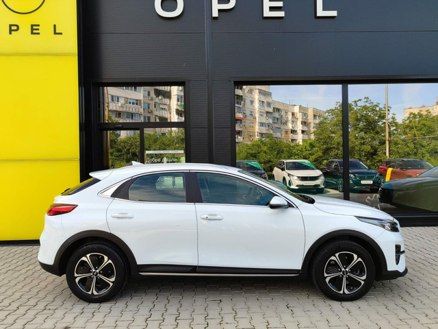 Kia xCeed SUV 141к.с. Plug-In Hybrid - автомобили, коли, обяви за нови и употребявани 3