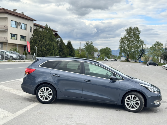 Kia XCeed ТОП ТОП - автомобили, коли, обяви за нови и употребявани 3