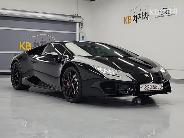 Lamborghini Huracan LP580-2 С ФИНАНСИРАНЕ - автомобили, коли, обяви за нови и употребявани 3