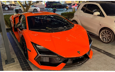 lamborghini-revuelto-revuelto-6-5-v12-hpev-4wd - 0