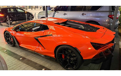 lamborghini-revuelto-revuelto-6-5-v12-hpev-4wd - 1