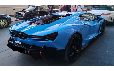 lamborghini-revuelto-revuelto-6-5-v12-hpev-4wd - 1