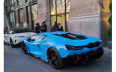 lamborghini-revuelto-revuelto-6-5-v12-hpev-4wd - 5