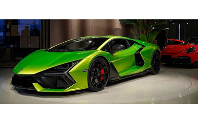 lamborghini-revuelto-revuelto-6-5-v12-hpev-4wd - 0