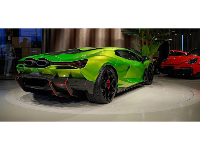 LAMBORGHINI Revuelto Revuelto 6.5 V12 HPEV 4WD - автомобили, коли, обяви за нови и употребявани 4