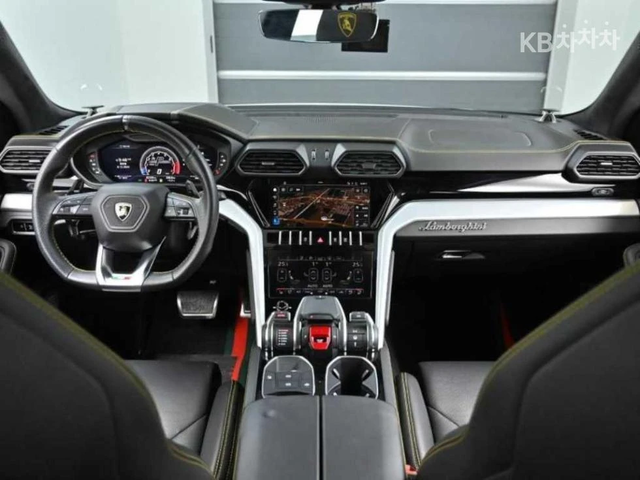Lamborghini Urus 4.0 V8 ФИНАНСИРАНЕ - автомобили, коли, обяви за нови и употребявани 5