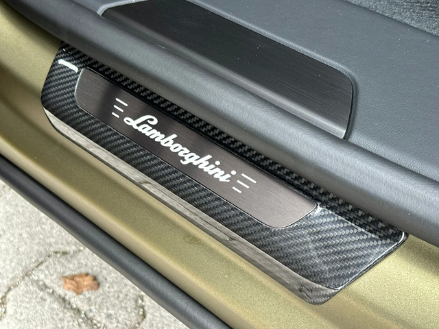 Lamborghini Urus SE - автомобили, коли, обяви за нови и употребявани 6