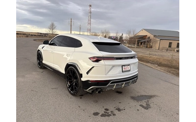 lamborghini-urus - 4