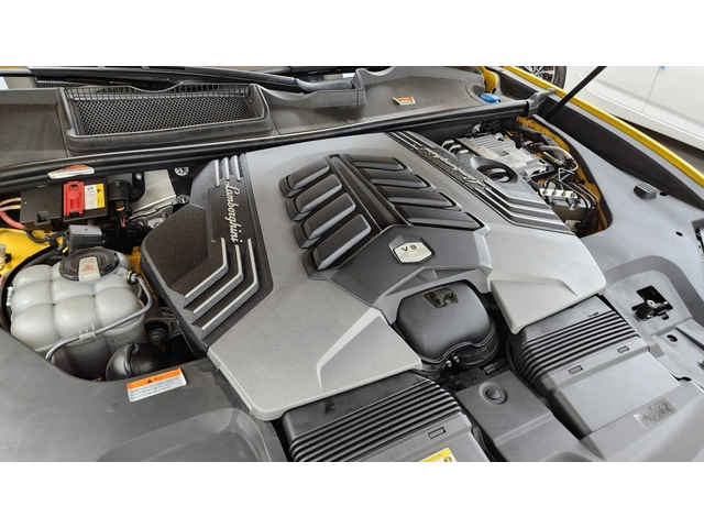 Lamborghini Urus 4.0 V8 - автомобили, коли, обяви за нови и употребявани 16