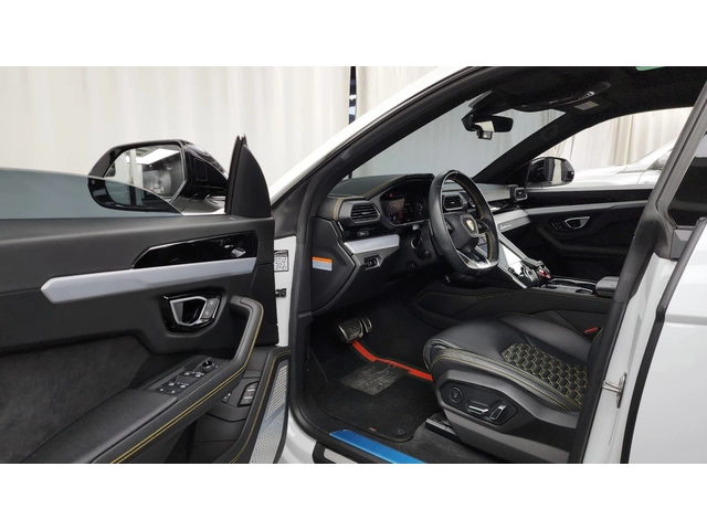 Lamborghini Urus 4.0 V8 - автомобили, коли, обяви за нови и употребявани 4