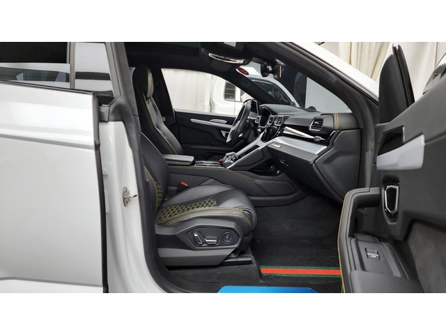 Lamborghini Urus 4.0 V8 - автомобили, коли, обяви за нови и употребявани 5